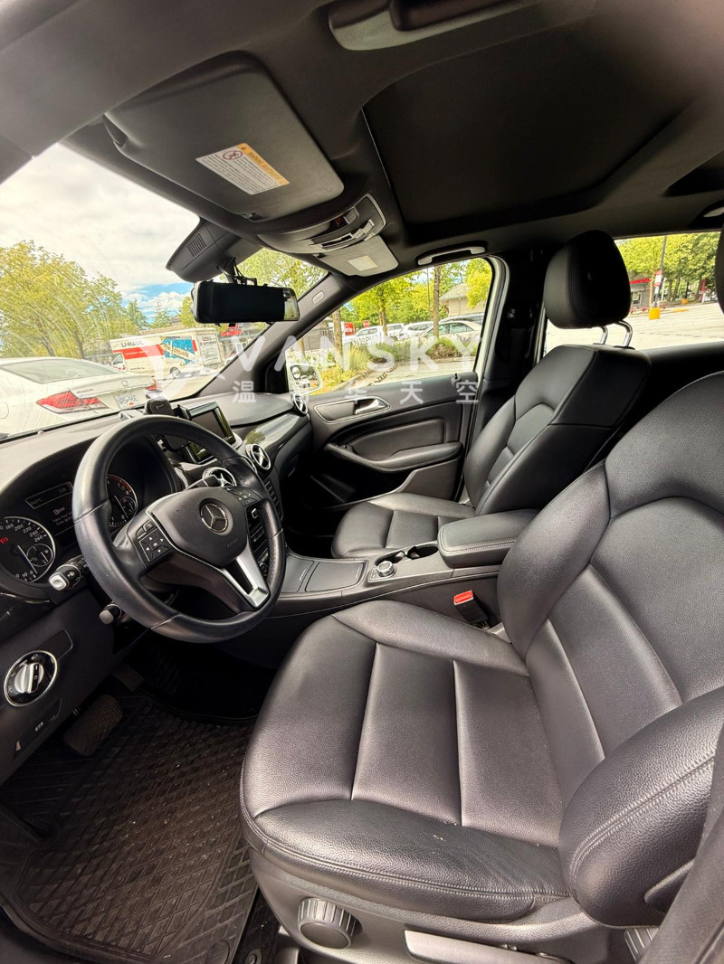 251026003451_front row.jpeg